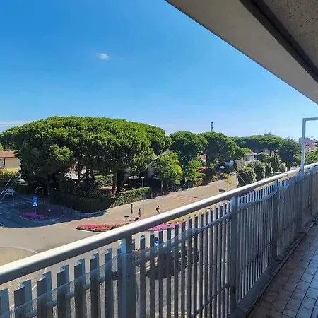 Ampio Appartamento Vicino Mare Bibione Exterior foto
